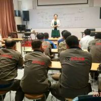 ���x����ƸՈ��̩��Ӣ��У���ں��Ӽ��g(sh��)��Ӗ����